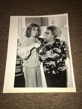 Elaine Paige At Home With Her Mum - Rare 1980 Press Photograph,  Evita
