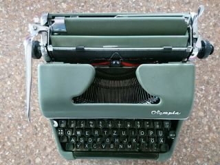 Rare Olympia SM2 Typewriter Green QWERTZ - Optometry Keys - 7