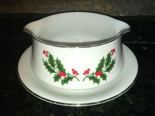 Rare 1987 White Holly Japan The Cellar Gravy Boat With Tray Christmas