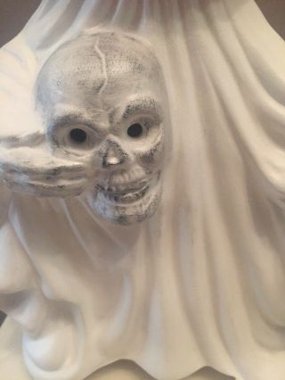 Vintage Halloween Ceramic Mold Pumpkin Head Ghost Holding Skull 1983 RARE 4