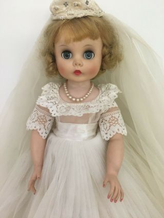 Rare Madame Alexander Elise 15.  5 Inch Bride Doll With Marybel Face.