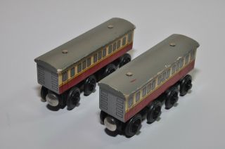 Vintage Express Coaches (1998) / Rare Retired Thomas Wooden Train / Hot