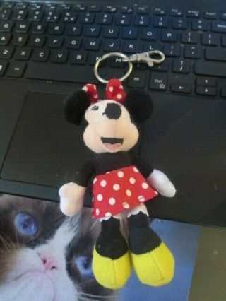 Rare Htf Walt Disney World Plush Minnie Mouse Key Chain