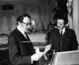 Salvador Dali In Hotel Rare Candid 8x10 Photograph