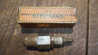 L4760 - Rare E.  C.  Simmons Hardware (keen Kutter) Spark Plug Antique Vintage Auto
