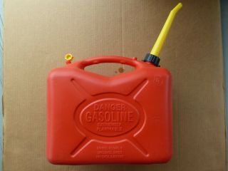 Rare Vintage Scepter 5 Gallon Gas Can W/ Vented Spout Canada Pre - Ban 1986