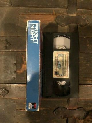 Fright Night VHS - HORROR RARE OOP HTF VINTAGE CULT 2
