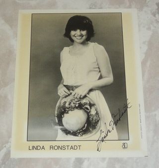 Rare Linda Ronstadt Signed 8x10 " Photo 80 