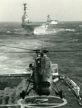 Rare - Royal Navy - Photo - Hms Intrepid - Bulwark & Ark Royal - 1972