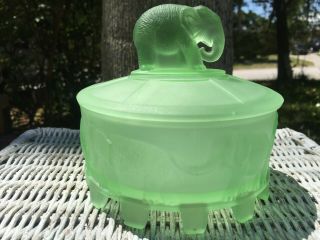 Rare Vintage L.  E.  Smith Green Satin Glass Carousel Elephant Footed Powder Jar