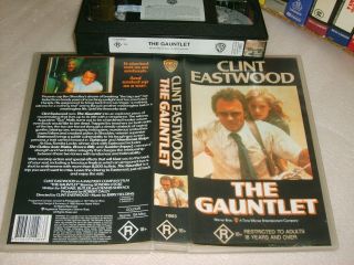 Vhs The Gauntlet (1977 Pre Cert) Rare 1995 Warner Home Video Australian Issue