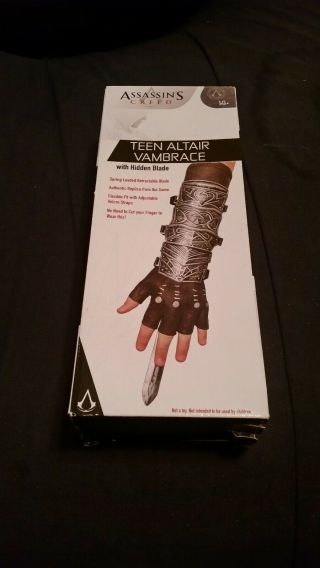 Assassin ' s Creed Teen Altair Vambrace And Throwing Knives Cosplay RARE EUC 4