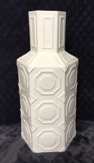 RARE Modernist Jonathan Adler Octagonal Geometric Shaped White Ceramic Vase 4