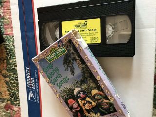 Sesame Street - Sing Along Earth Songs VHS 1993 RARE VINTAGE Video With Cover. 2