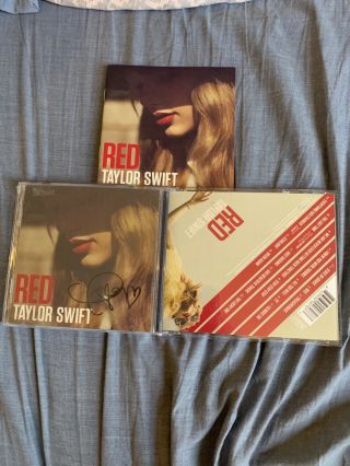 Taylor Swift RED signed CD booklet authentic autograph rare tour promo rep ME 4