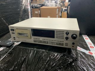Sony Pcm - 2800 Dat Tape Digital Audio Recorder Pcm2800 Rare For Parts/repair
