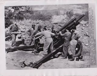 Korean War Aiming At Triangle Hill In Korea Rare Vintage 1952 Press Photo