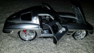 1963 Chevy Corvette Sting Ray Coupe Split Window Car 1:24 Die Cast Metal Rare