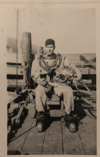 Vintage Scuba Diving Deep Sea Diving B&w Photos Man Wearing Suit W/ Helmet Rare