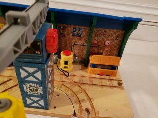Thomas Wooden Railway Rare Repair and Go Station Sodor Steamworks Learning Curve 4