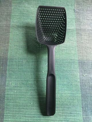 Rare Pampered Chef Mini Scoop And Drain 1677 11” Perfect Cond.