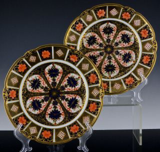 Gorgeous Rare Pair 1921 Royal Crown Derby 8706 Imari Pattern 8 Inch Lunch Plates