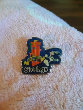 Six Flags 45th Anniversary Collectors Pin Rare Features Bugs Bunny