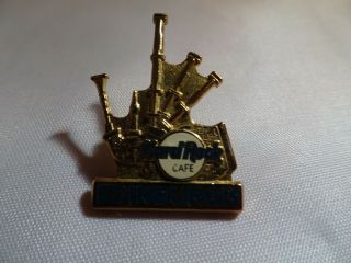 Hard Rock Cafe Pin Edinburgh Classic Logo White/blue On Golden Bagpipes Rare