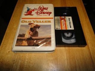Old Yeller (VHS,  1957) Walt Disney White Clamshell Classic Rare Vintage 2