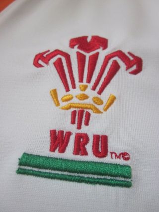 Rare Mens Official Wales WRU 2009 - 10 Under Armour Training Kit Rugby Shirt (L) 4