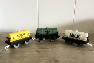 THOMAS TRACKMASTER CARRIAGES TANKER CARS X 3 RARE EC 4