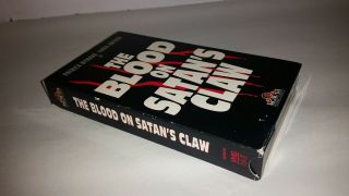 The Blood On Satan ' s Claw Rare & OOP Horror Movie MGM/UA Home Video Release VHS 2