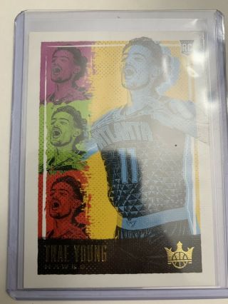2018 - 19 Court Kings Trae Young Rookie Level 3 Iii Hawks Rc Rare,