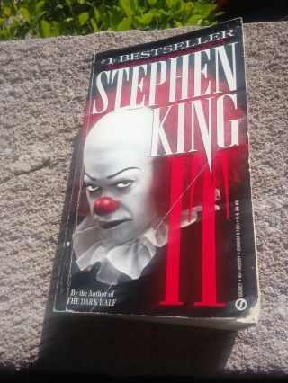 IT by Stephen King Paperback Movie Tie - in cover Tim Curry Pennywise Rare good 5