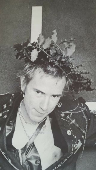 RaRe vintage HUGE Sex Pistols poster Johnny Rotten 40x60 