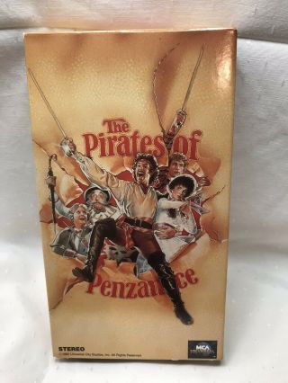 The Pirates Of Penzance (vhs) Kevin Kline,  Angela Landsbury.  Vg Cond.  Rare Music