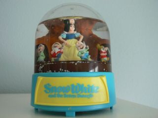 Rare Vintage Disney 1960s Snow White And Seven Dwarfs Snow Globe Music Box
