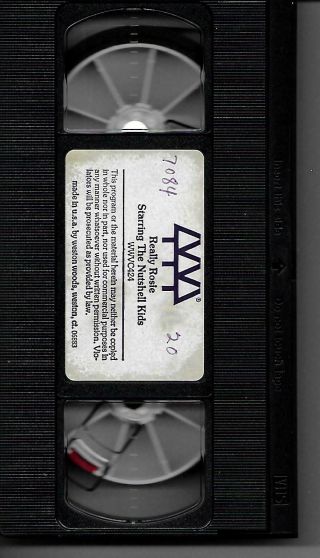 Maurice Sendak ' s REALLY ROSIE Starring the Nutshell Kids VHS Clamshell Case RARE 3