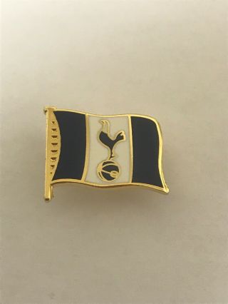 Very Rare Tottenham Spurs Supporter Enamel Badge - Smart Flag Design (1)