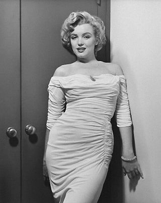 Marilyn Monroe Beauty Against A Door (1) Rare 5x7 Galleryquality Photo