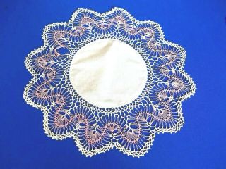 Rare To See Well Made Vintage Hairpin Lace Doily Pink And White Wide Border