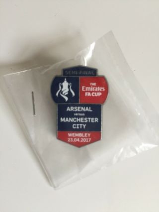 Rare 2017 Official Fa Cup Semi Final Arsenal V Manchester City Wembley Badge