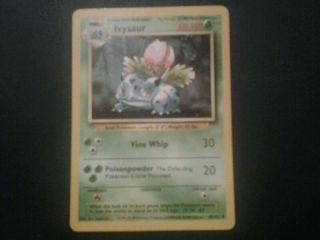 Rare Ivysaur 30/102 Base Set 1 Pokemon Card