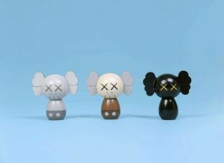 KAWS:HOLIDAY JAPAN Limited Kokeshi Doll Set (Set of 3) IN HAND 2