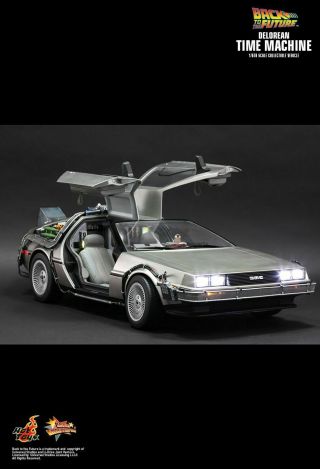 Hot Toys MMS 260 Back to the Future DeLorean Time Machine 1/6 Figure 2