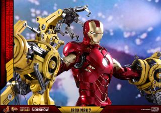 HOT TOYS Iron Man Mark IV with Suit - Up Gantry DIECAST 1/6 Scale Figure 2