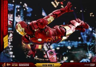 HOT TOYS Iron Man Mark IV with Suit - Up Gantry DIECAST 1/6 Scale Figure 4