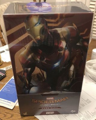 (us) Hot Toys 1/6 Spider - Man: Homecoming Iron Man Mark Xlvii