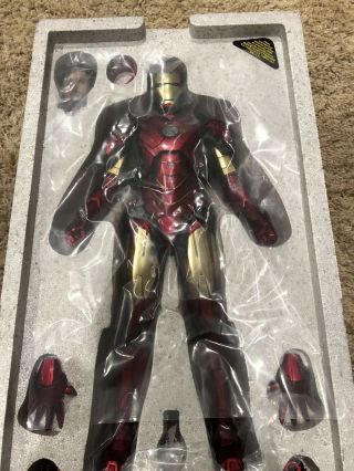 Hot Toys Iron Man Mark 4 Iv With Suit - Up Gantry