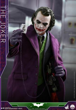 Hot Toys Joker - The Dark Knight 1/4 Qs010 Dc Comics Heath Ledger Pre - Order